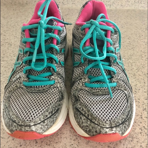 Great ASICS Athletic Shoes, size 8 - Picture 2 of 6